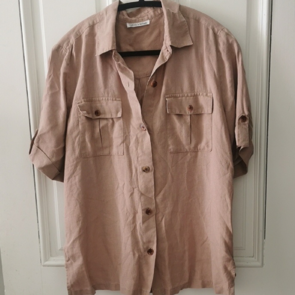 Evelyn & Arthur 100 % linen boxy safari blouse. Size L